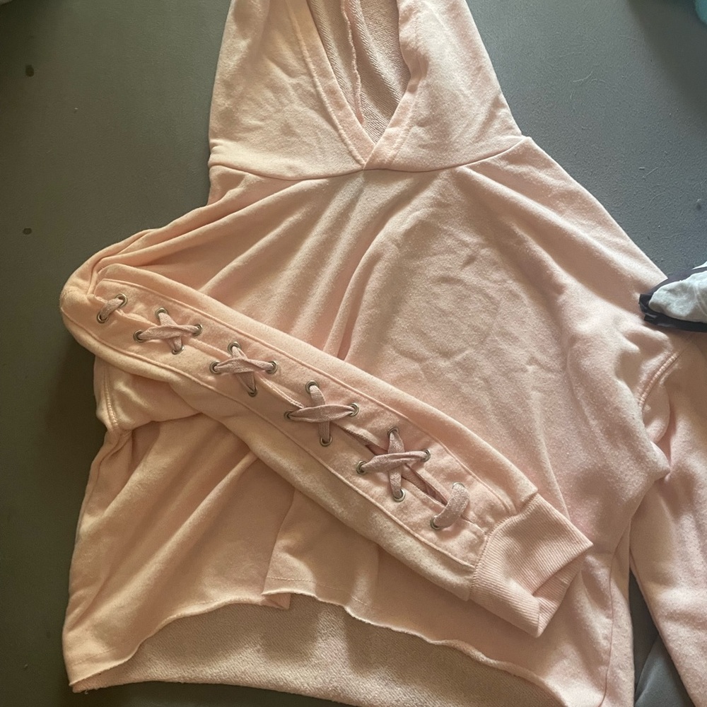 Pink cropped hoodie, lace up sleeves, size xl